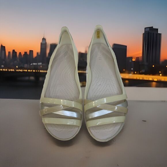 Crocs Flats Womens 7 Isabella Huarache 2 Metallic Yellow Open Toe Boho Comfort - Picture 2 of 9